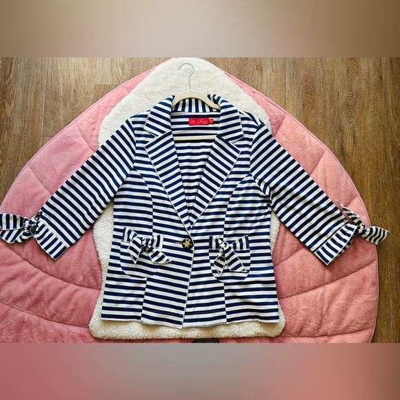 Ruiz by Yolanda Striped Navy and White Blazer with Button - Picture 5 of 5